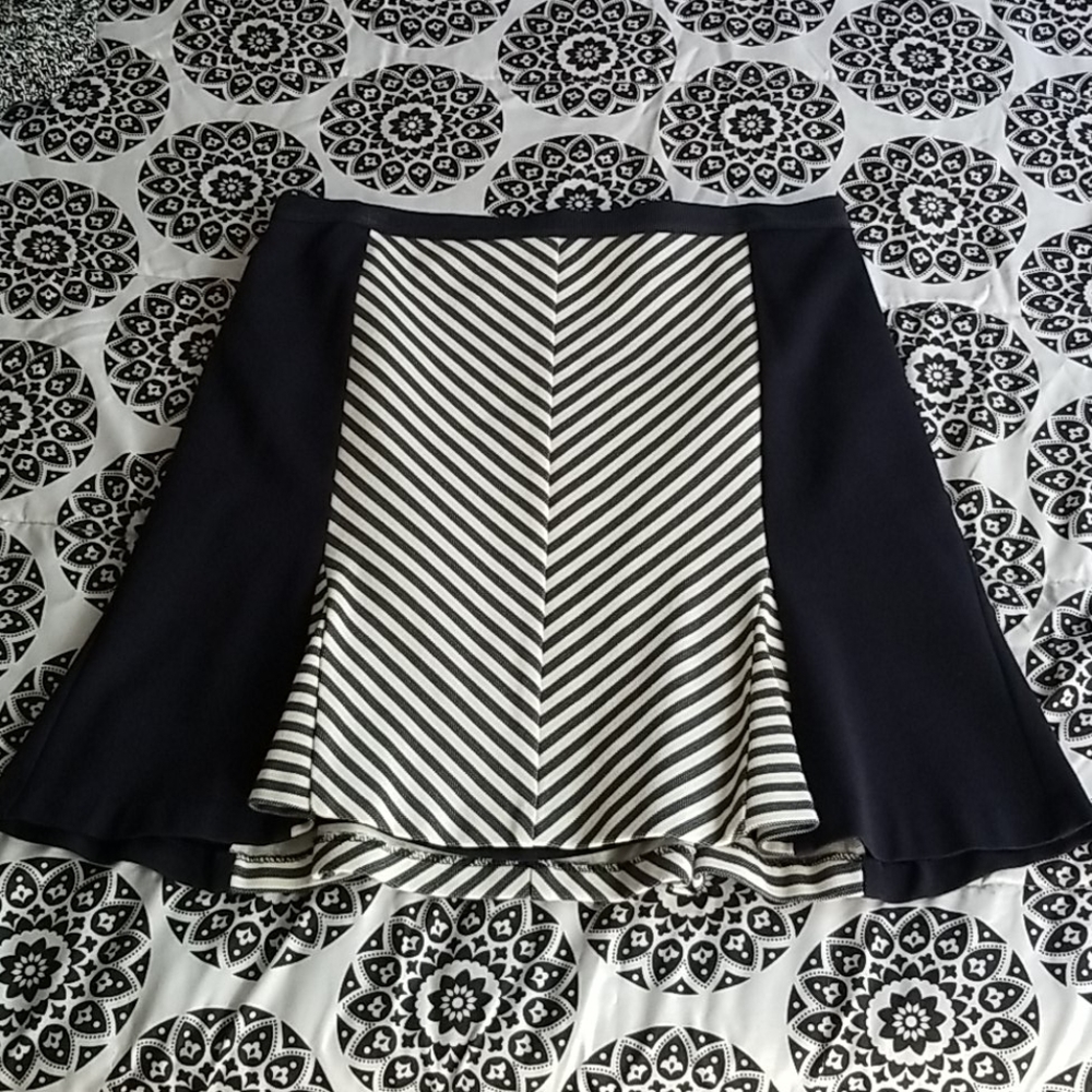 Ann Taylor Flounce Hem Skirt